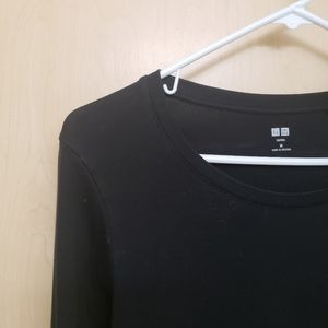 Uniqlo Supima Black Long Sleeved Top